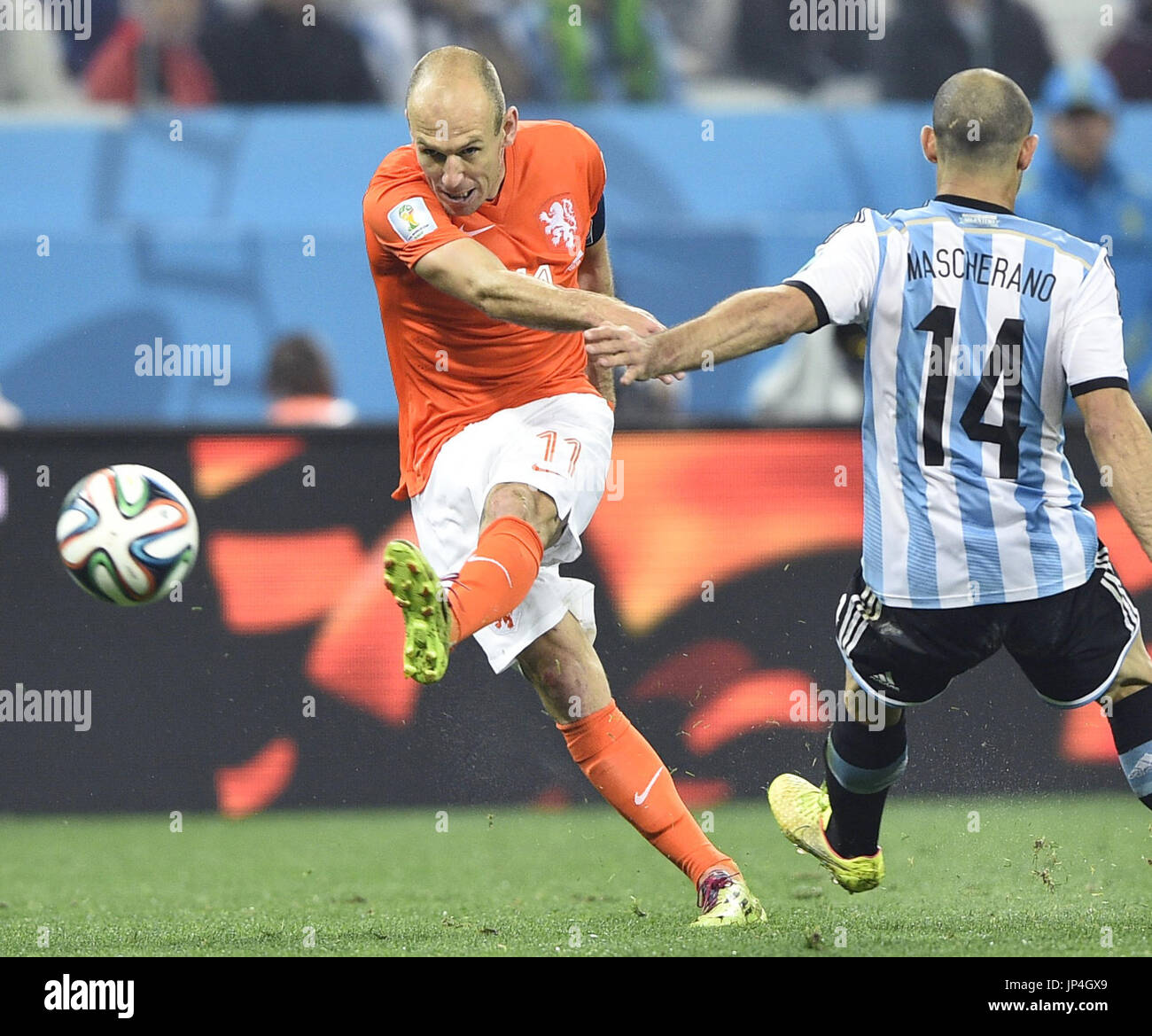 SAO PAULO, Brazil - The Netherlands' Arjen Robben shoots past Argentina ...