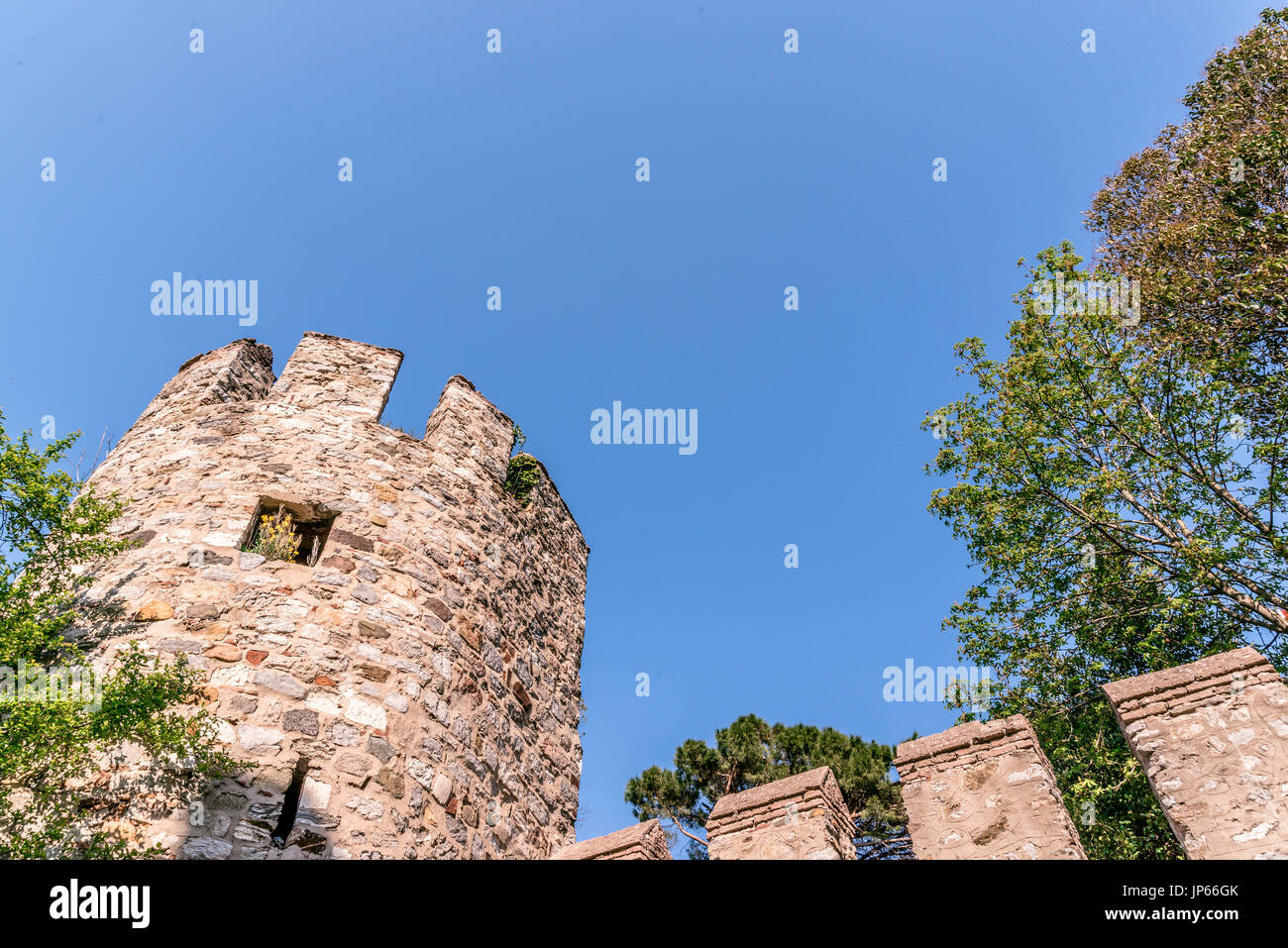 anatolian castle (anadolu hisari) in istanbul.historically known as guzelce  hisar(meaning proper castle) is a fortress located in anatolian (asian) si  Stock Photo - Alamy