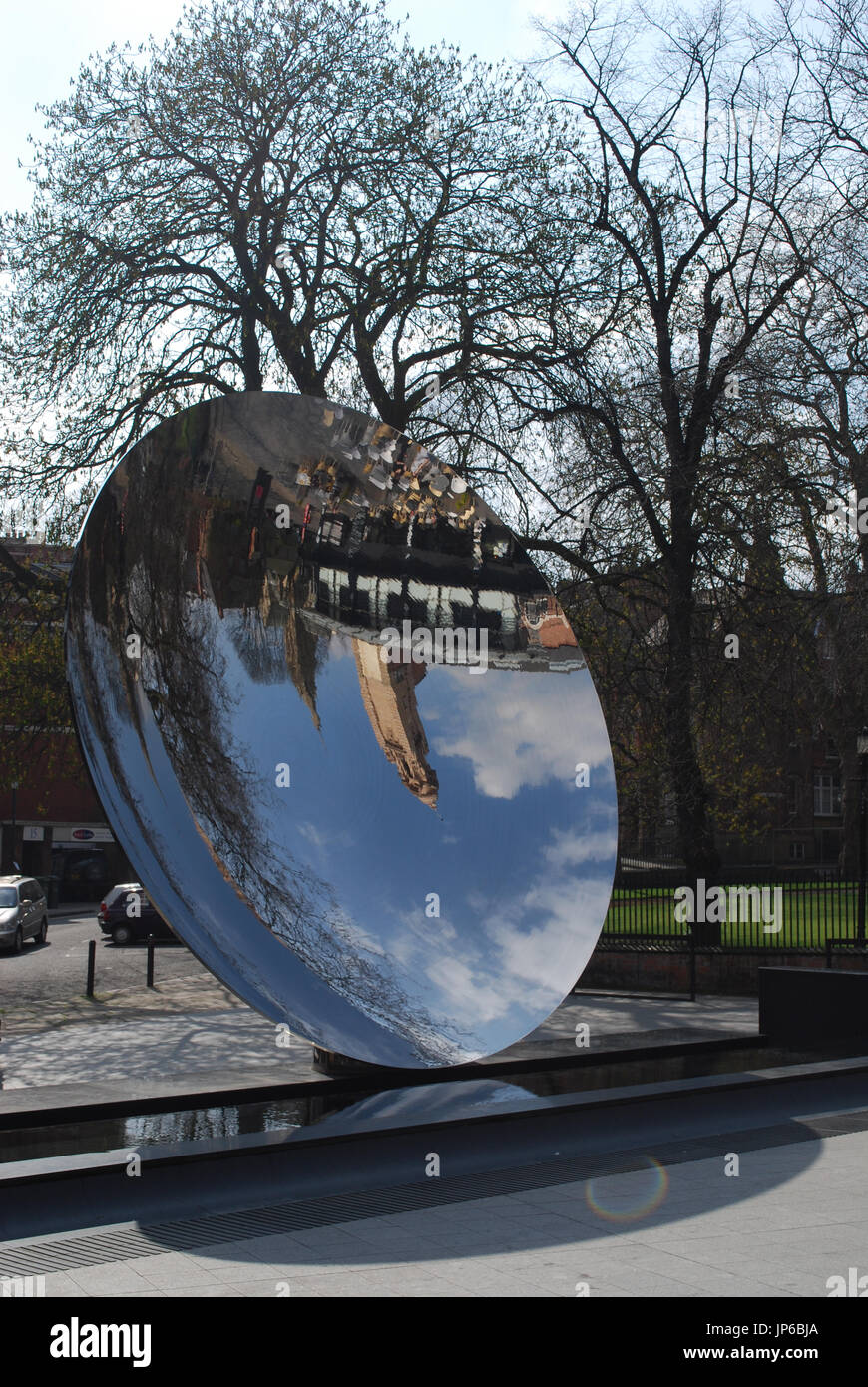 Anish Kapoor's Sky Mirror sculpture outside the Nottingham Playhouse ...