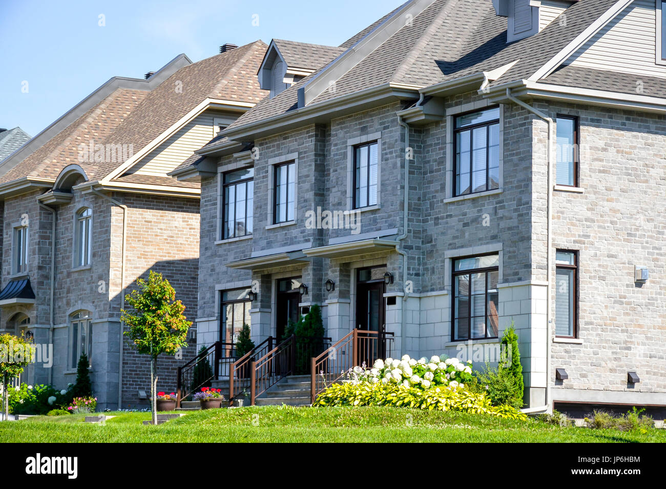 Expensive modern townhouses with huge windows in Montreal (Boisfranc
