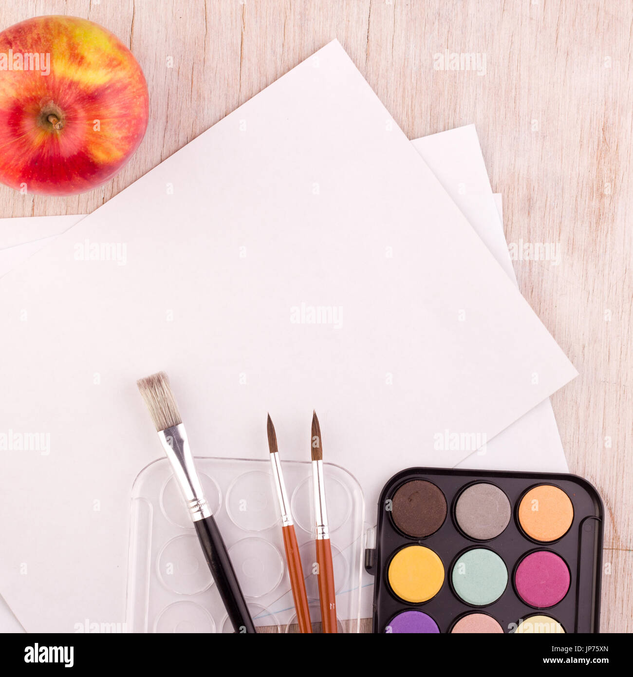 Craft supplies hi-res stock photography and images - Alamy