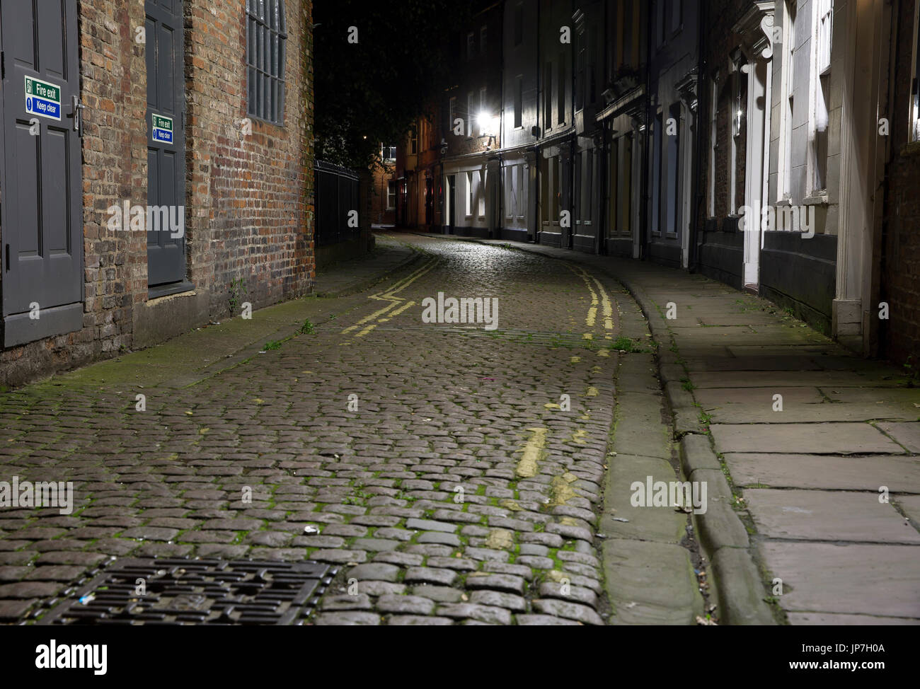Cobbled street in Hull at night Stock Photo Alamy