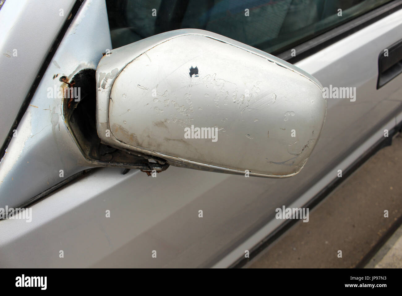 Broken wing mirror hires stock photography and images Alamy