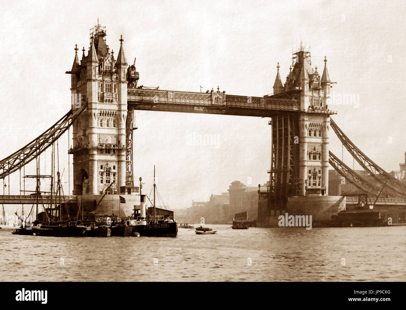 Tower Bridge under construction, Victorian period Stock Photo 151412536 Alamy