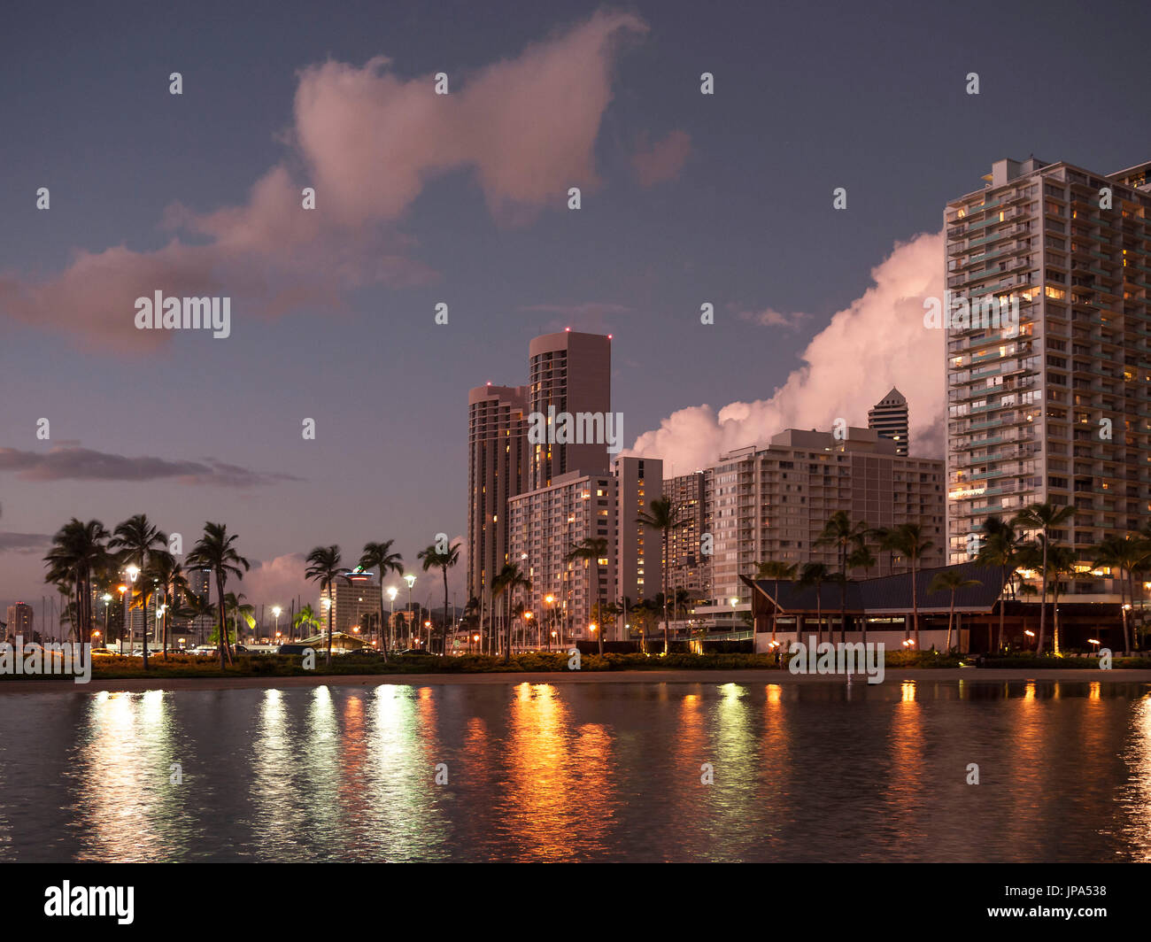 Honolulu buildings hi-res stock photography and images - Alamy