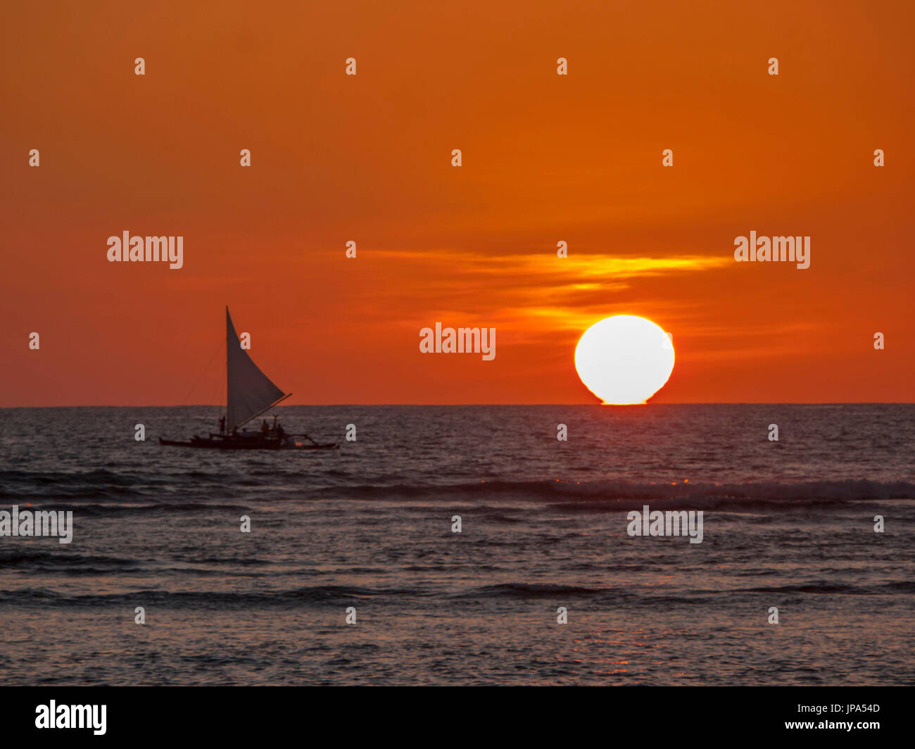Hawaii beach sunset hi-res stock photography and images - Alamy