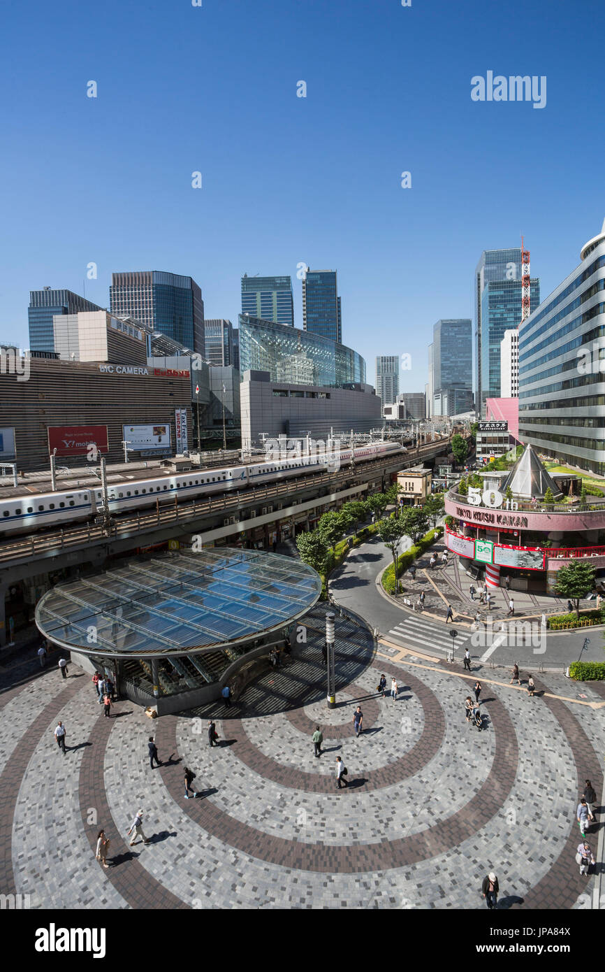 Yurakucho station hi-res stock photography and images - Alamy