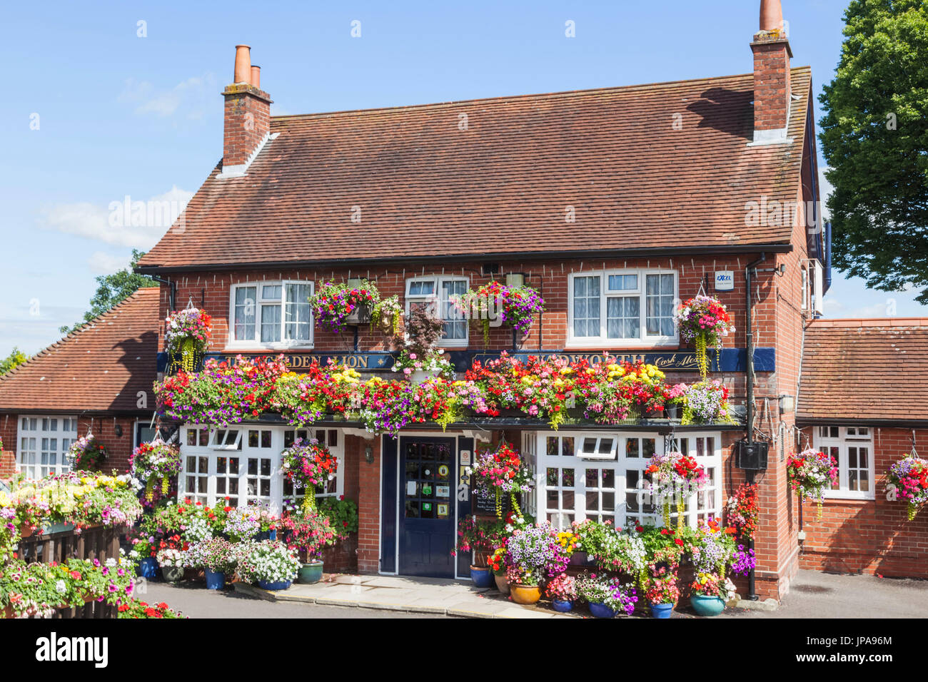 England, Hampshire, Country Pub Stock Photo Alamy