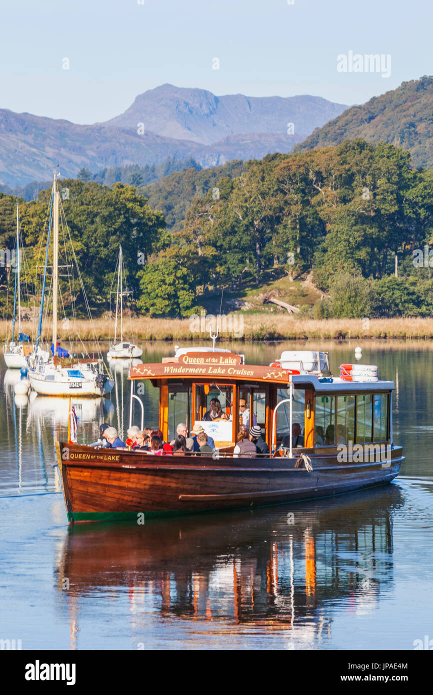 England, Cumbria, Lake District, Windermere, Ambleside, Sightseeing Boat Stock Photo