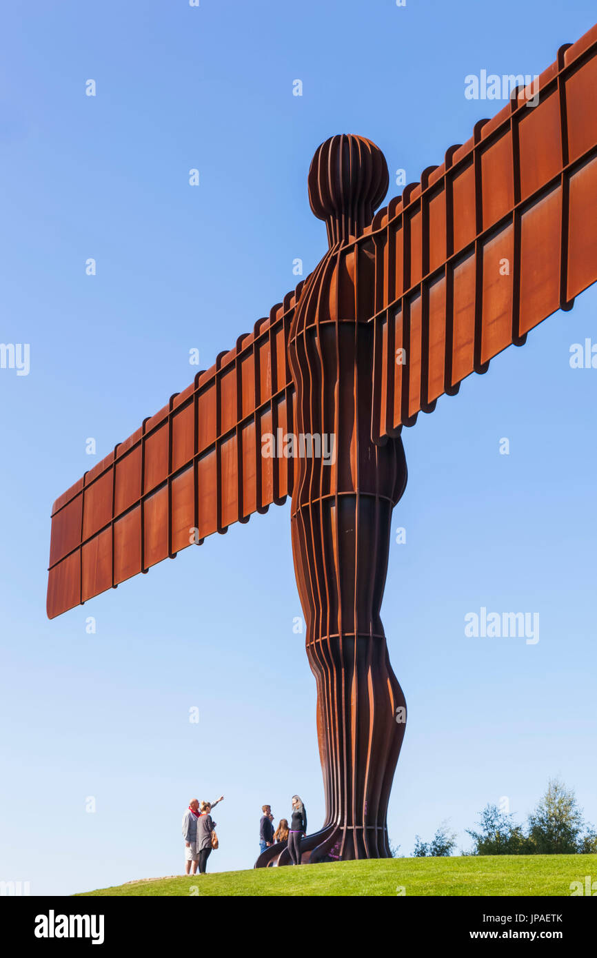 England, Tyne and Wear, Gateshead, Angel of the North Sculpture by Sir Antony Gormley Stock Photo
