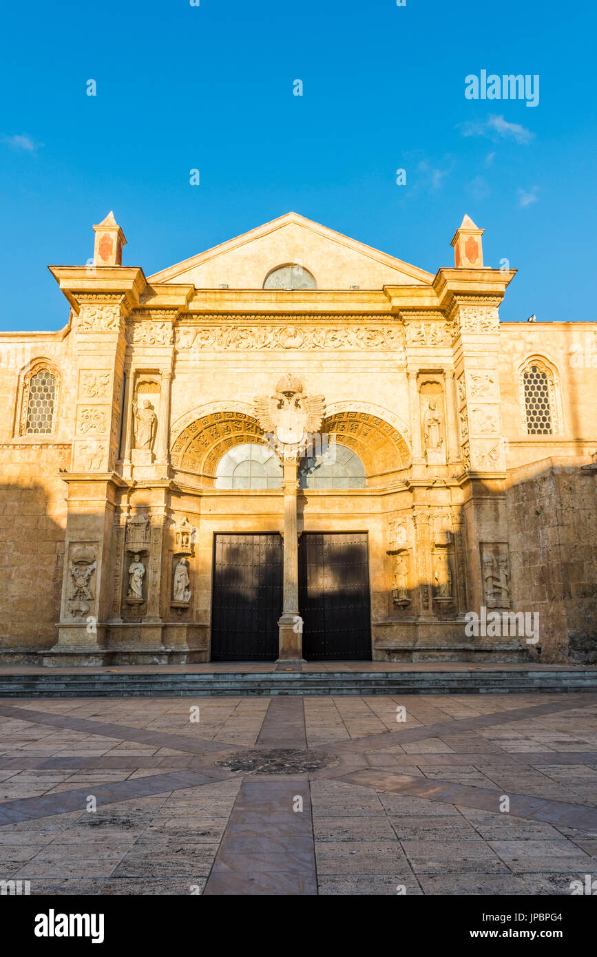 Colonial Zone (Ciudad Colonial), Santo Domingo, Dominican Republic. The Catedral Primada de America (Basilica Cathedral of Santa Maria la Menor). Stock Photo