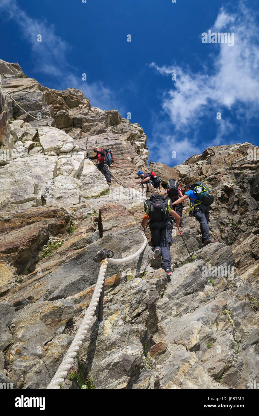 Mountaineers climb to the Gnifetti refuge in Monte Rosa Massif (Gressoney,  Lys Valley; Aosta province, Aosta Valley, Italy, Europe Stock Photo - Alamy