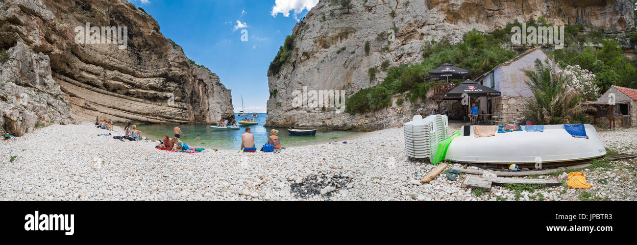 Panoramic view of Stiniva Beach (Vis, Vis Island, Split-Dalmatia county, Dalmatia region, Croatia, Europe) Stock Photo
