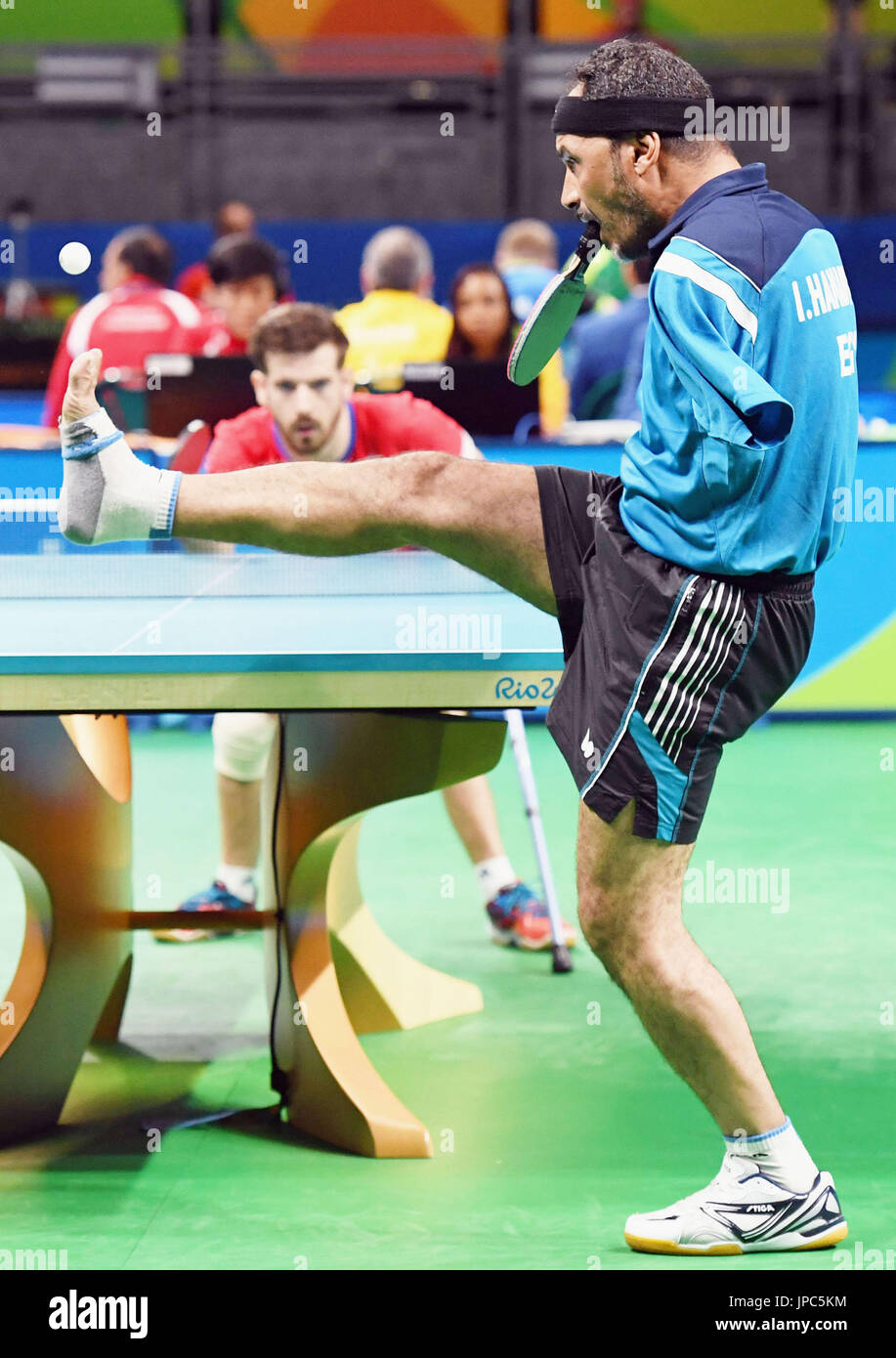 Ibrahim Hamadtou (front), an Egyptian armless table tennis player
