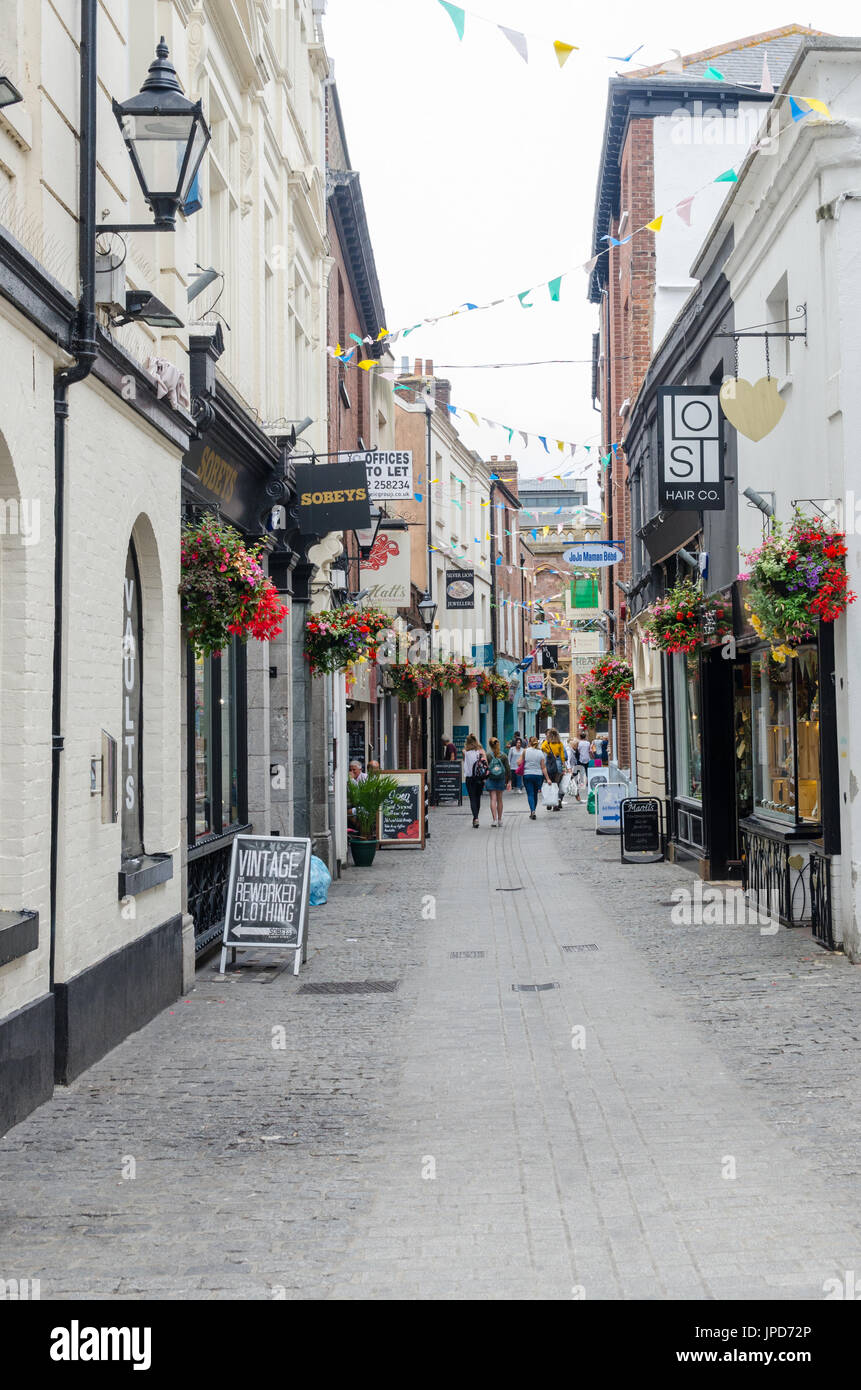 Shops and cafes in Gandy Street, Exeter, Devon Stock Photo