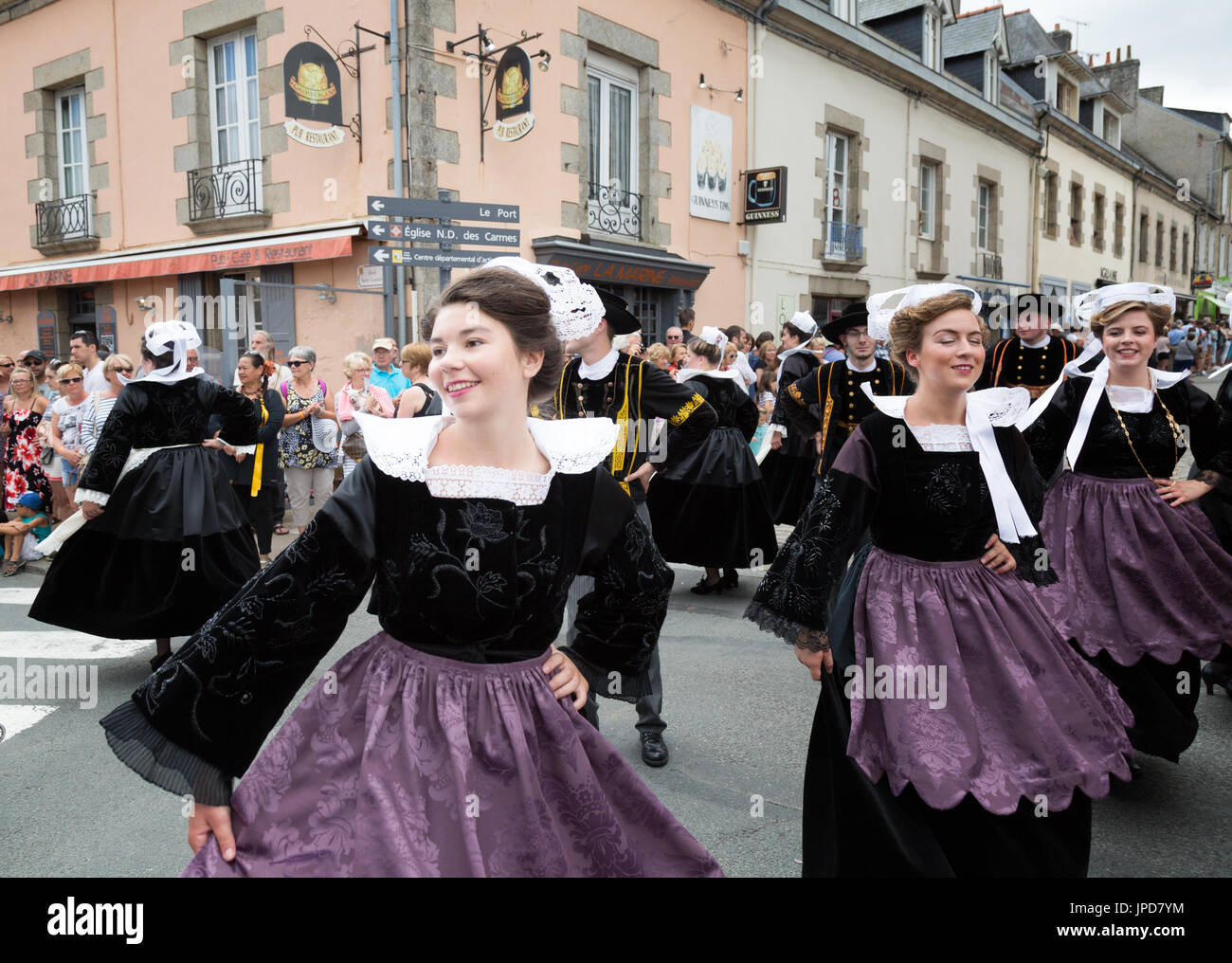 traditional dress of french