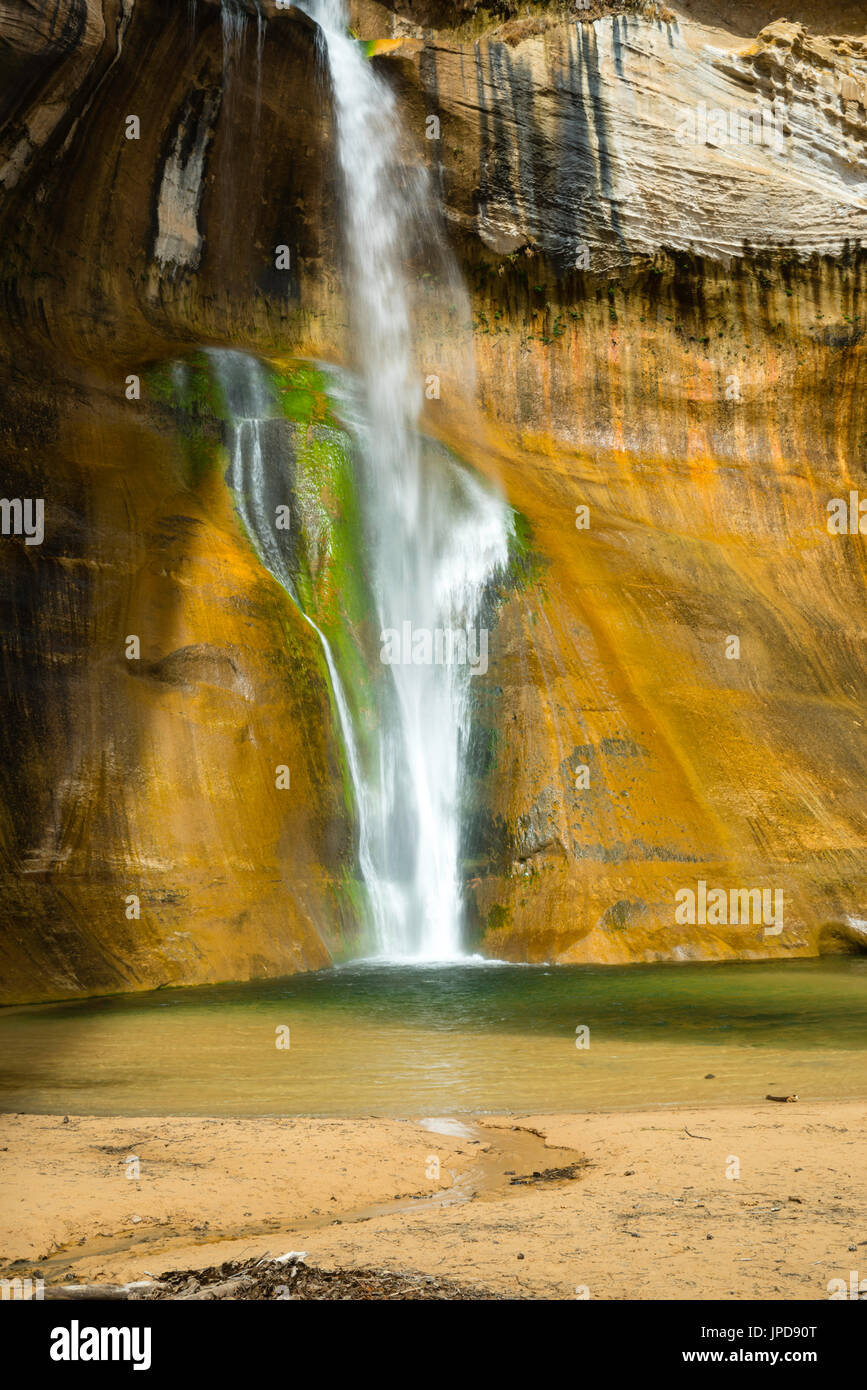 View of Lower Calf Creek Falls, an easy hike from a parking lot. Grand Staircase-Escalante National Monument, near Boulder & Escalante, Utah, USA. Stock Photo