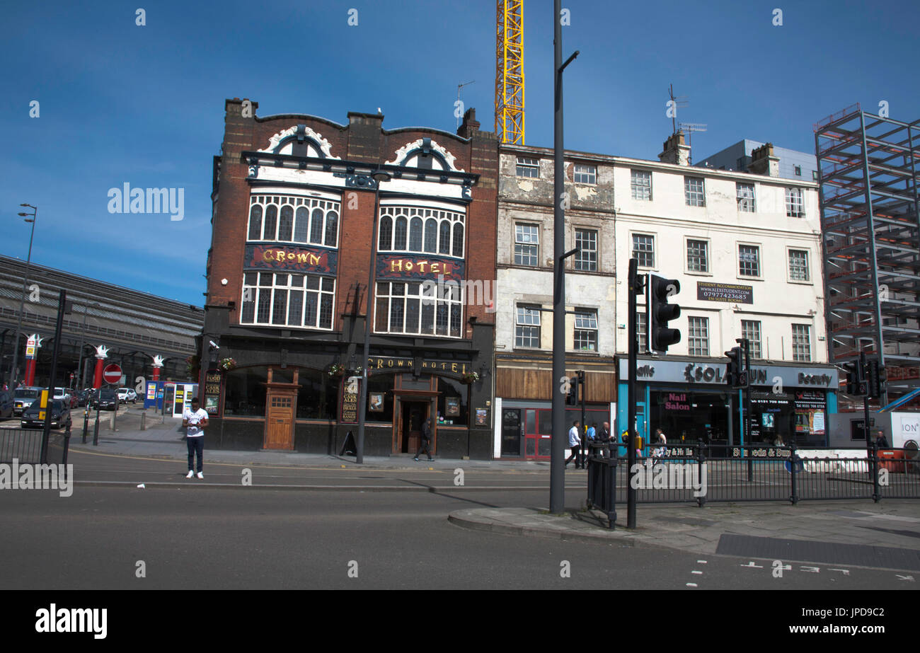 The Crown Hotel Public House Lime St Liverpool Merseyside England Stock Photo