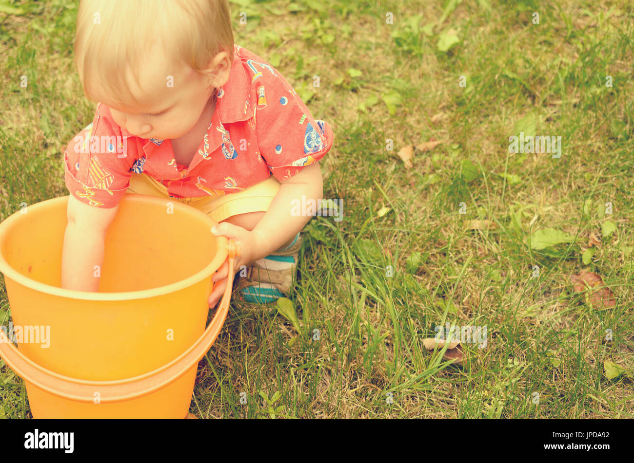 Empty bucket hires stock photography and images Alamy