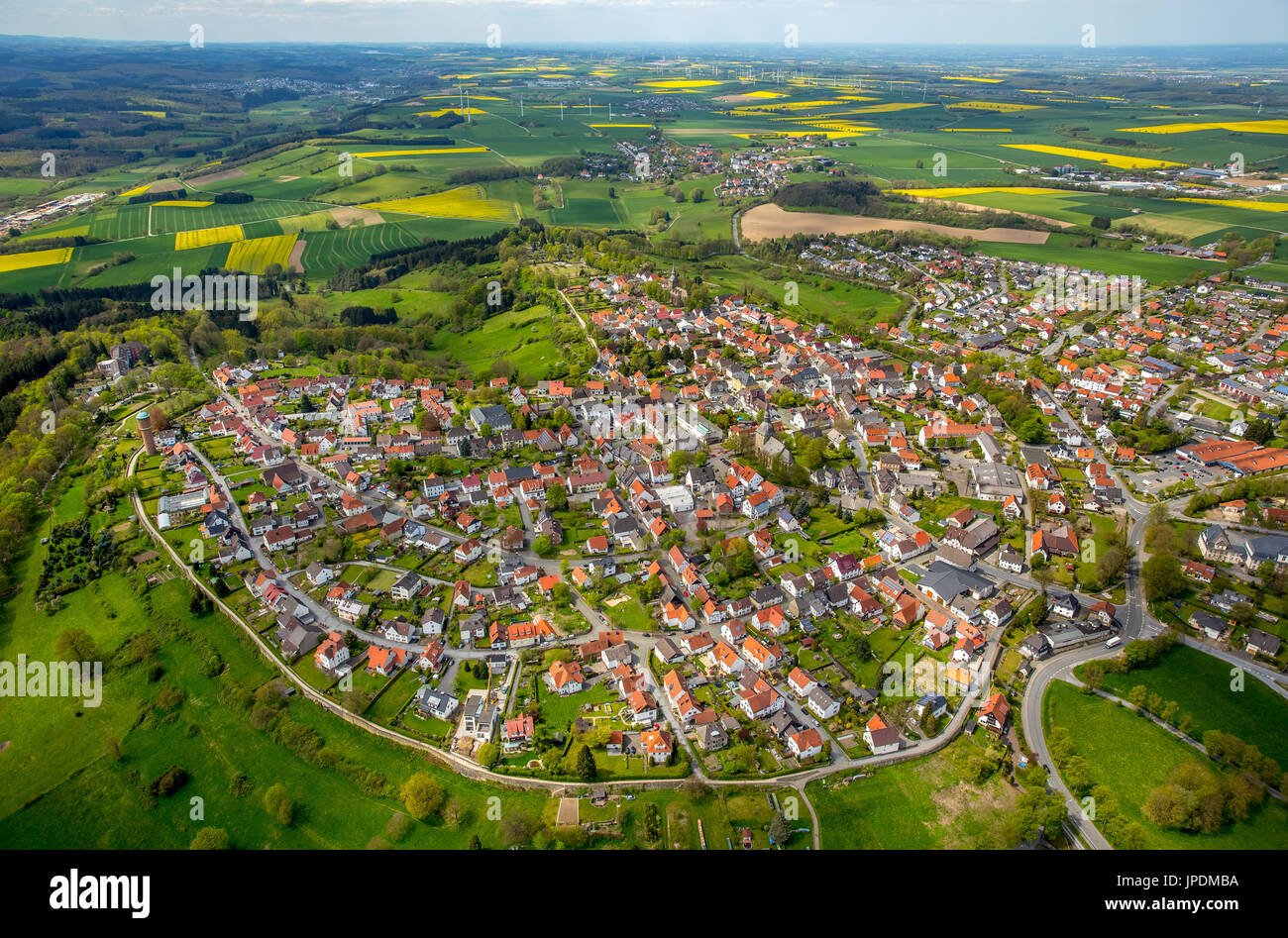 Rüthen mit Stadtmauer von Osten gesehen, Sauerland, Nordrhein-Westfalen, Deutschland Stock Photo