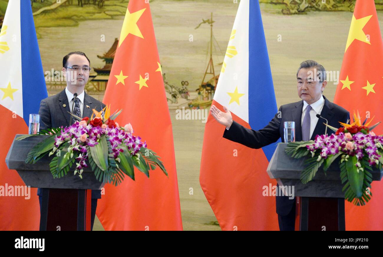 Philippine Foreign Affairs Secretary Alan Peter Cayetano L And Philippine Foreign Affairs Secretary Alan Peter Cayetano L And