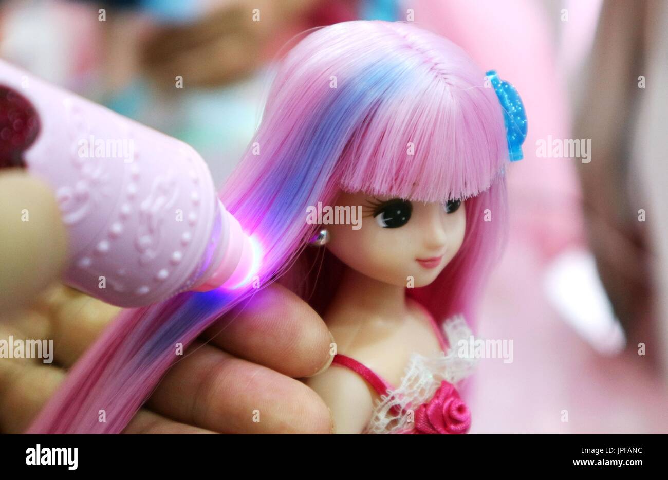 doll with color changing hair