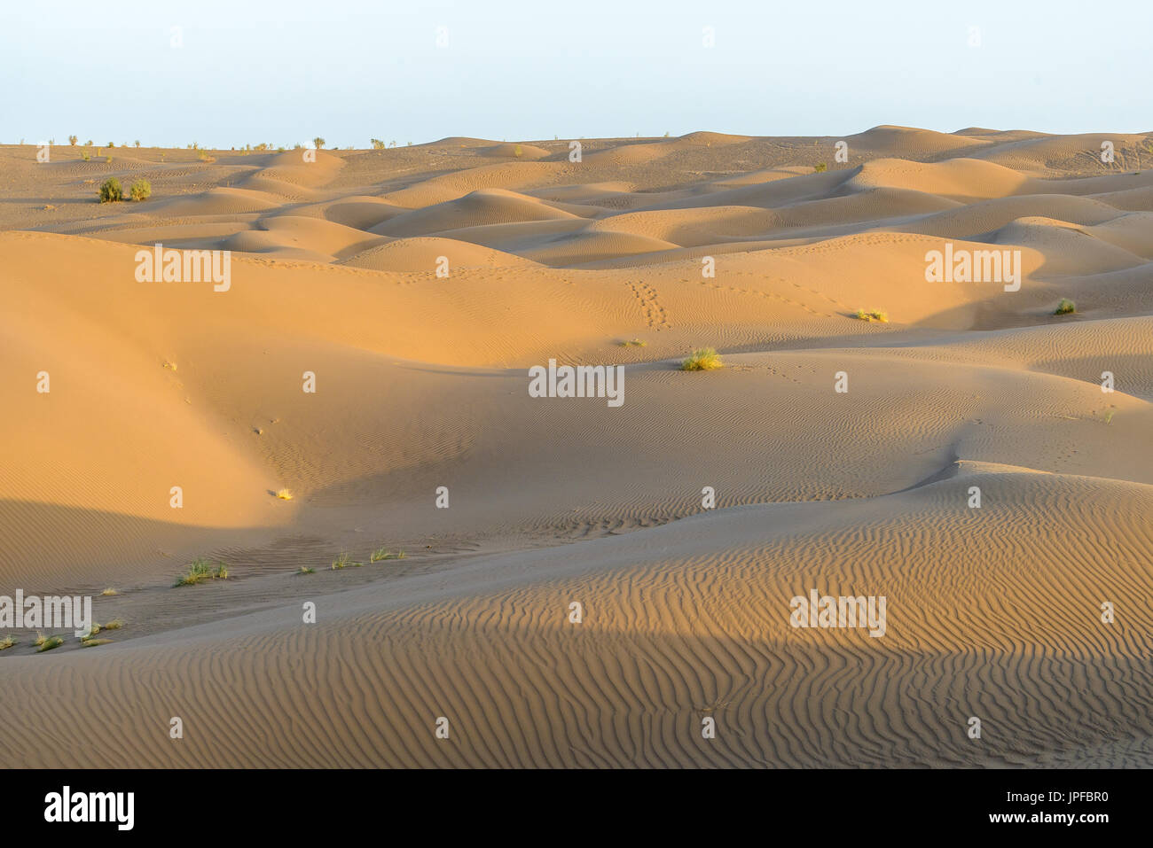 Sand dunes in desert Dasht-e Kavir, Farahzad, Iran Stock Photo - Alamy