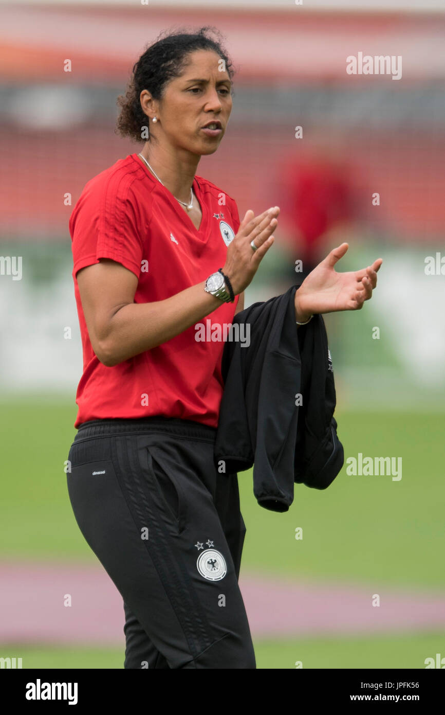 Bundestrainerin/ Trainerin/ Trainer Steffi JONES (GER), Viertelfinale, Match 26, Deutschland (GER) - Daenemark (DEN) 1:2, am 30.07.2017 in Rotterdam/Niederlande. Fussball Europameisterschaft der Frauen 2017, Niederlande vom 16.07. - 06.08.2017. | Verwendung weltweit Stock Photo