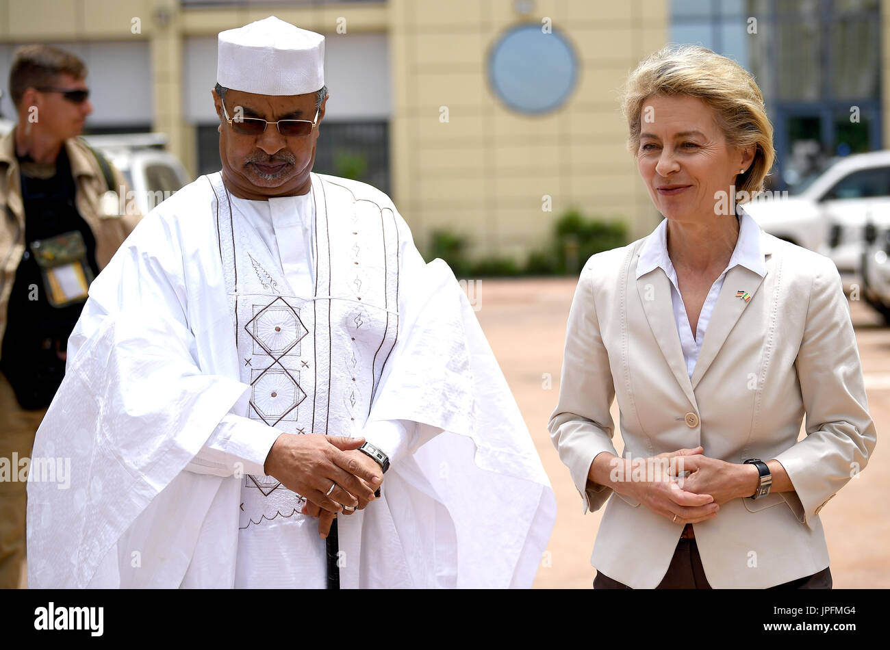 Bamako, Mali. 01st Aug, 2017. German Defence Minister Ursula von der Leyen (L) pictured with the deputy commander of the MINSUMA (United Nations Multidimensional Integrated Stabilization Mission in Mali) forces, Mahamat Saleh Annadif, at the MINUSMA headquarters in Bamako, Mali, 01 August 2017. Photo: Britta Pedersen/dpa/Alamy Live News Stock Photo