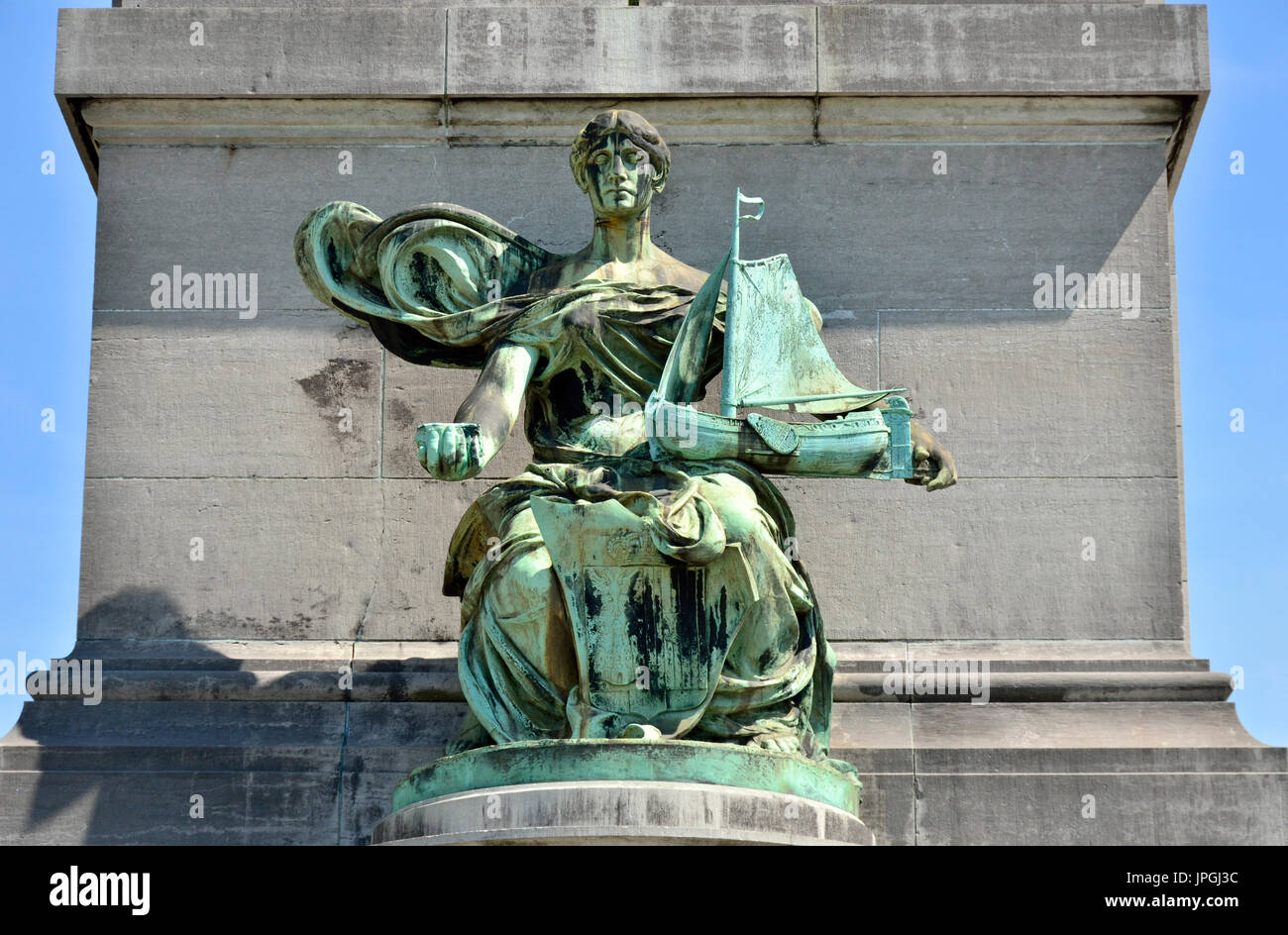 Brussels, Belgium. Parc du Cinquantenaire / Jubelpark. Arc du Cinquantenaire / Triumphal arch (1905) Statue representing 'Anvers' Stock Photo