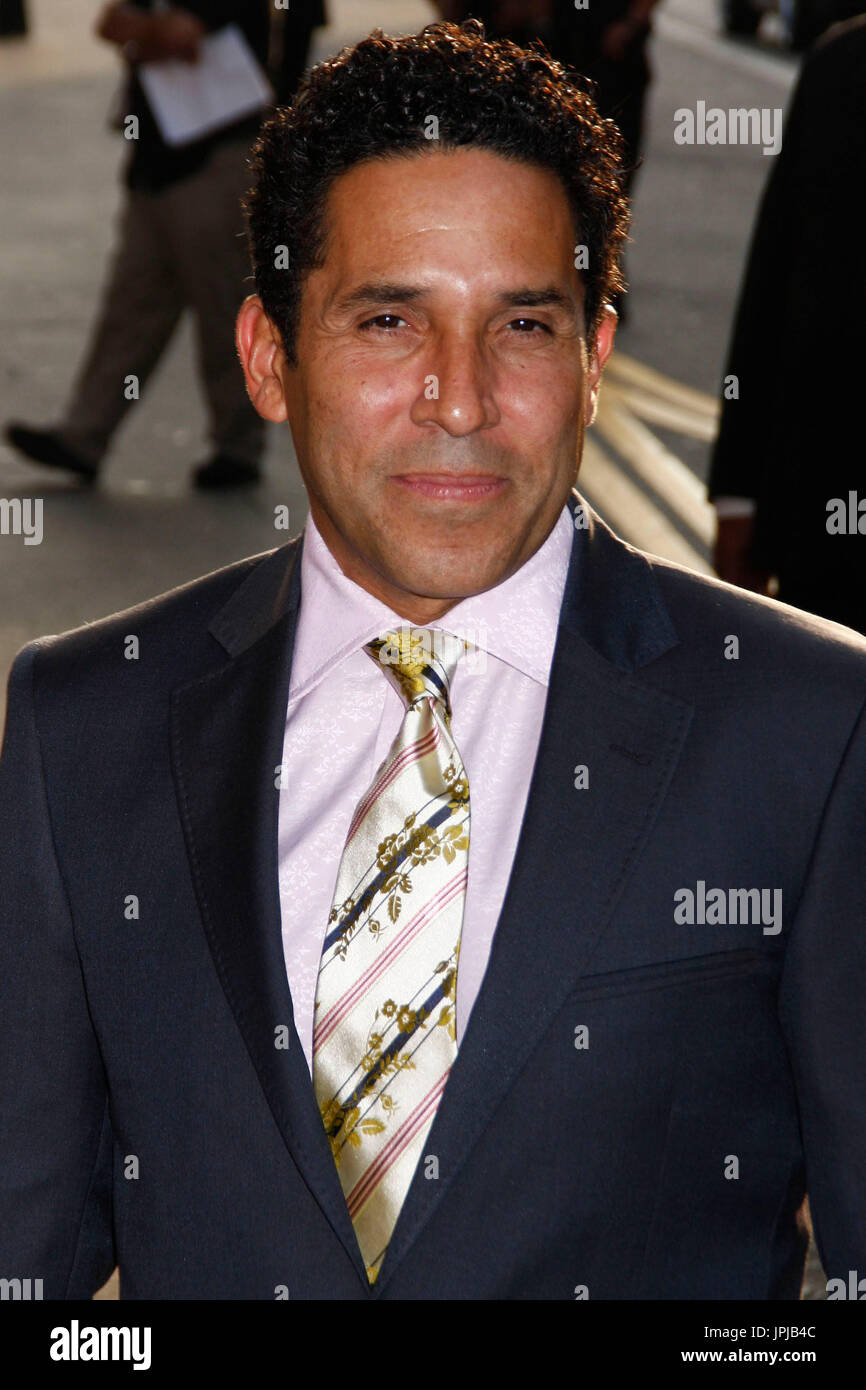 Oscar Nunez at the World Premiere of THE PROPOSAL held at the El