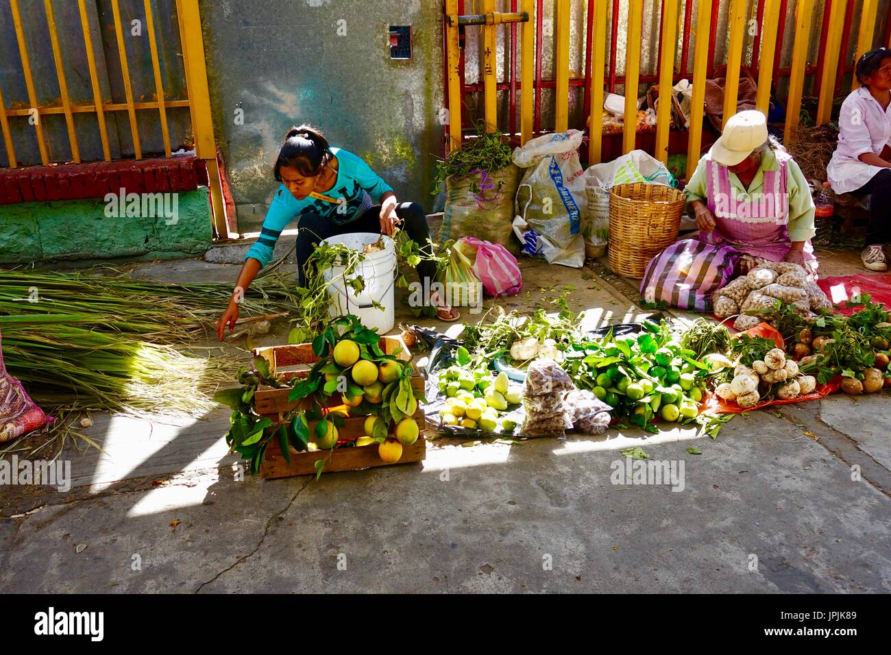 Indigenous mexican women hi-res stock photography and images - Alamy