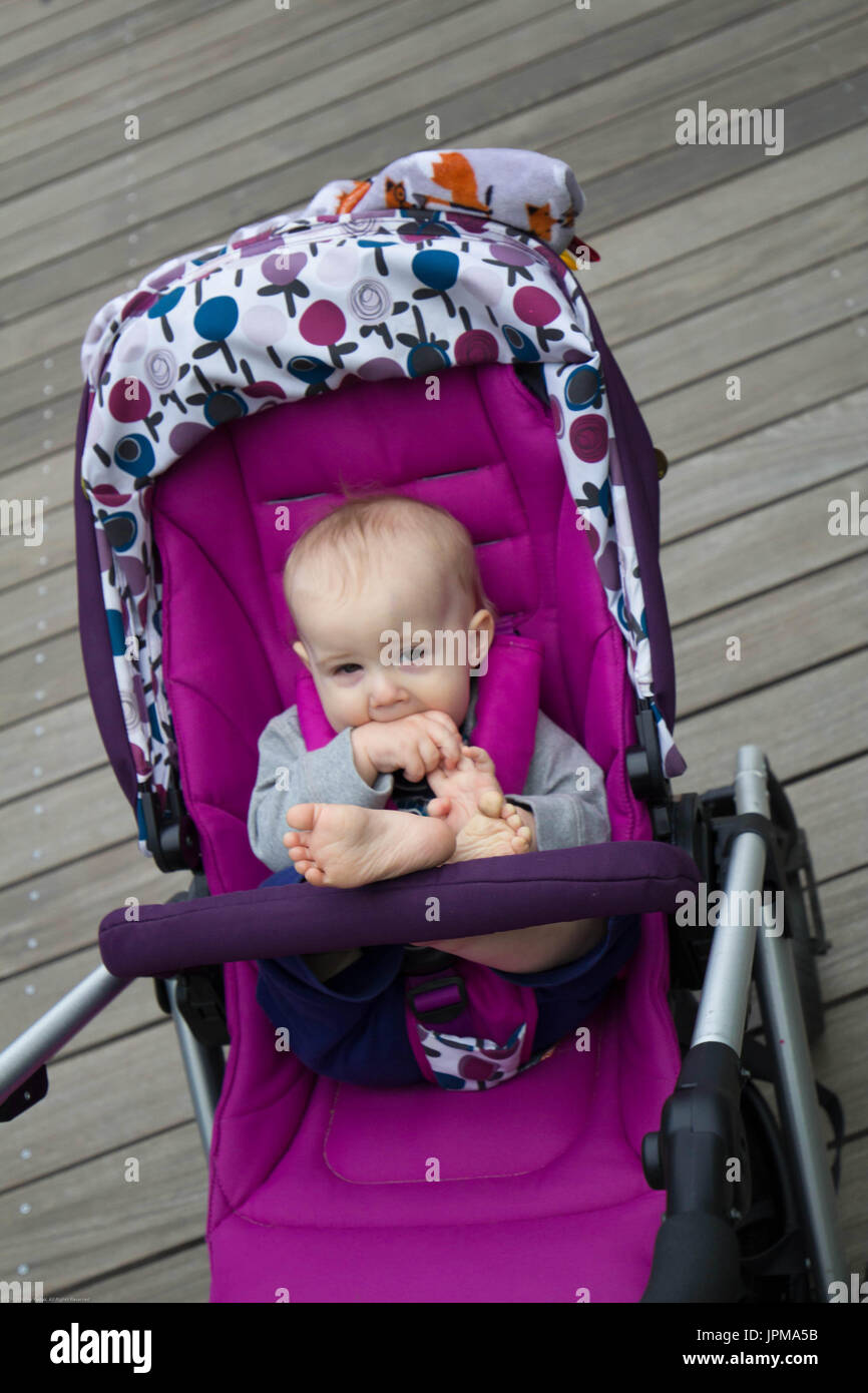 Baby in Millenium Park Downtown Chicago Stock Photo Alamy