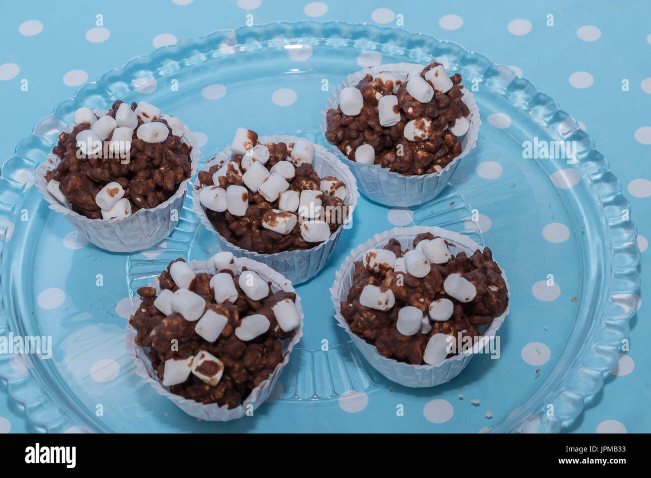 Chocolate rice crispy cakes with marshmallow Stock Photo Alamy