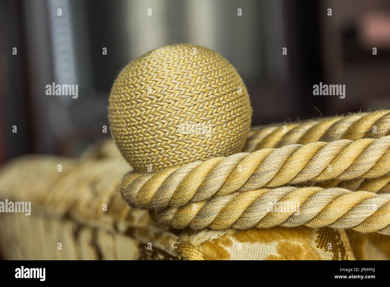 Golden rope hi-res stock photography and images - Alamy