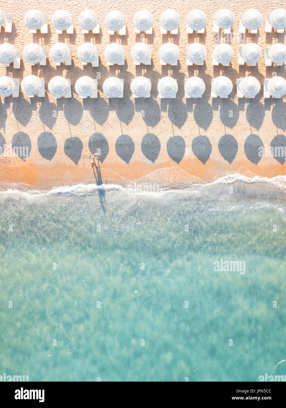 Beach umbrella italy hi-res stock photography and images - Alamy
