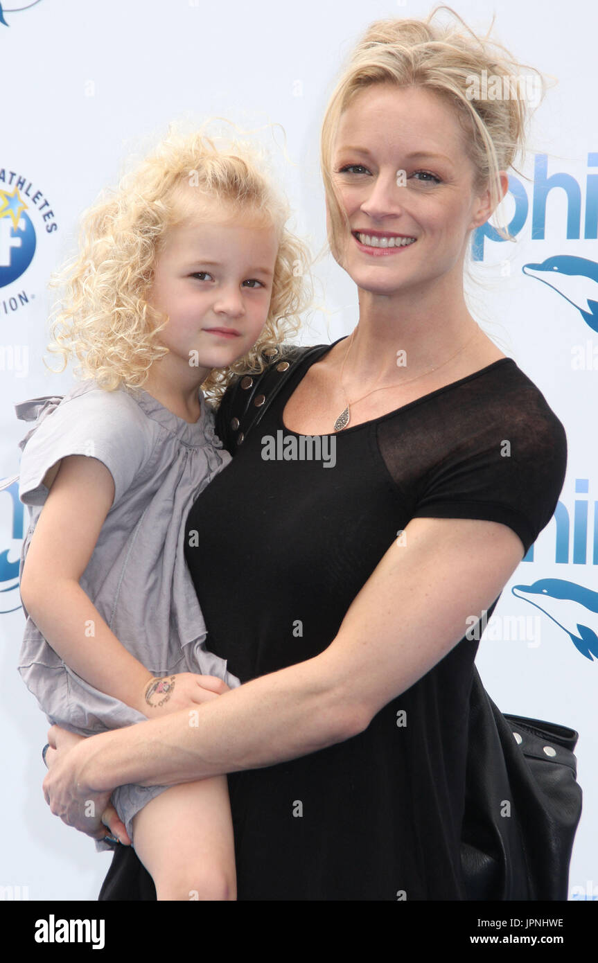 Teri Polo and daughter Bayley at the World Premiere of DOLPHIN TALE