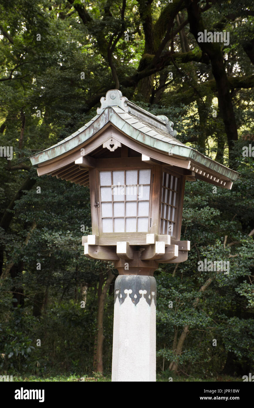 Square post leaves hi-res stock photography and images - Alamy