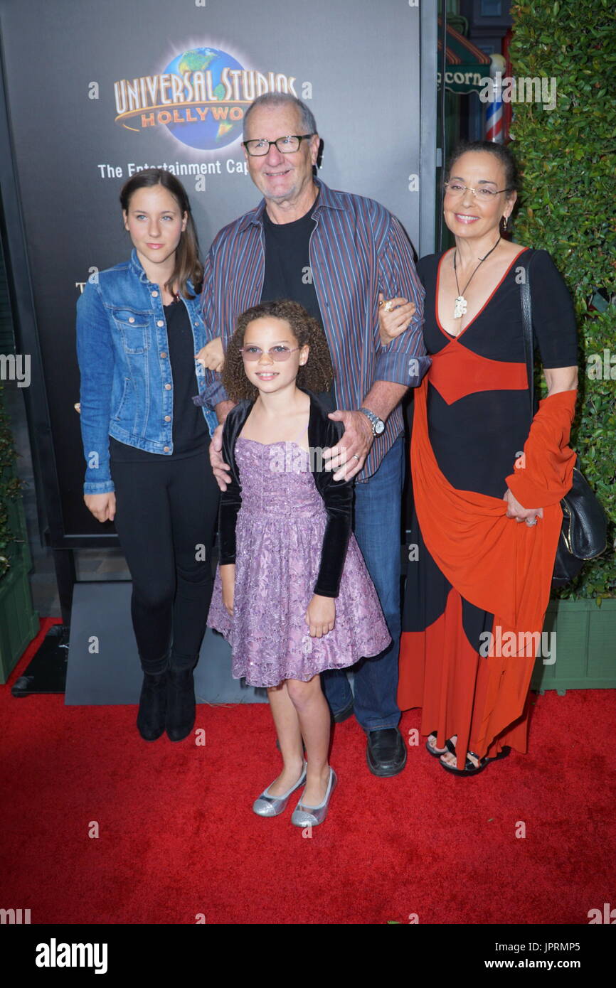 Actor Ed ONeill wife Catherine Rusoff and daughters Claire ONeill and, FilmMagic