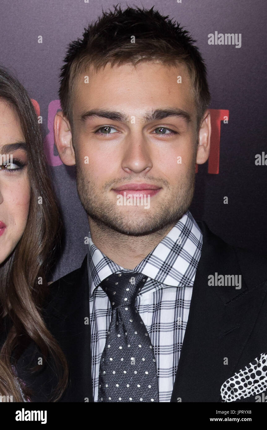 Douglas Booth At The Romeo And Juliet Los Angeles Premiere Held At The Arclight Hollywood In Hollywood Ca The Event Took Place On Tuesday September 24 13 Photo By Prpp Prpp Stock