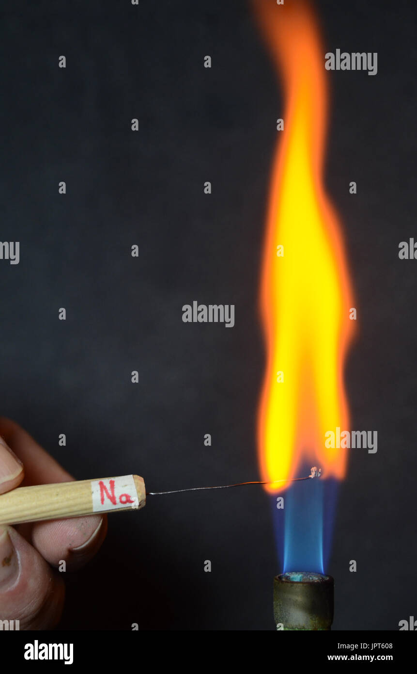 Bunsen burner flame experiment hires stock photography and images Alamy