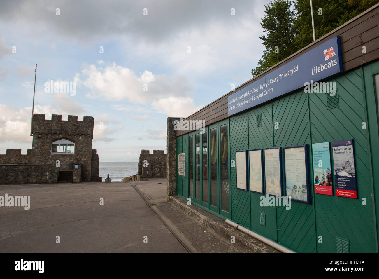 The RNLI Atlantic College Lifeguard Support Centre, St Donat's Castle, Vale of Glamorgan, Wales, UK. Stock Photo