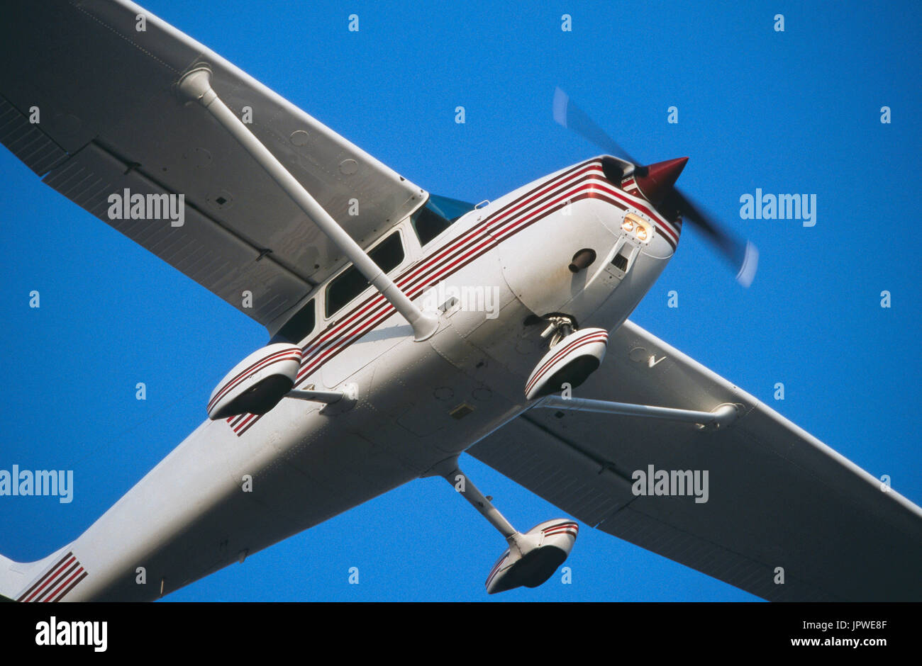 Cessna 172 skyhawk landing High Resolution Stock Photography and Images