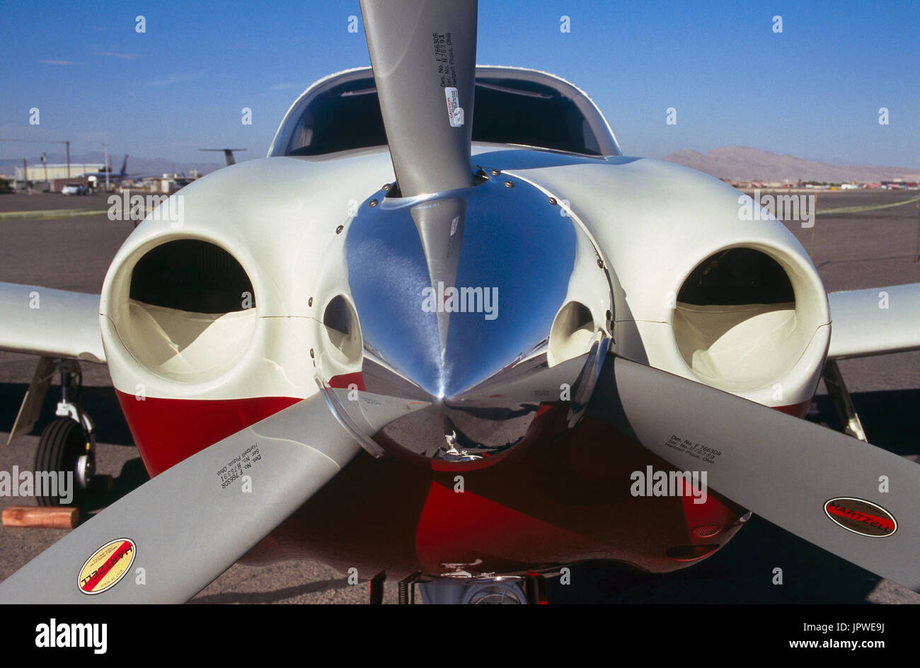 Piper PA32R Saratoga propellers, metal spinner and large air intakes