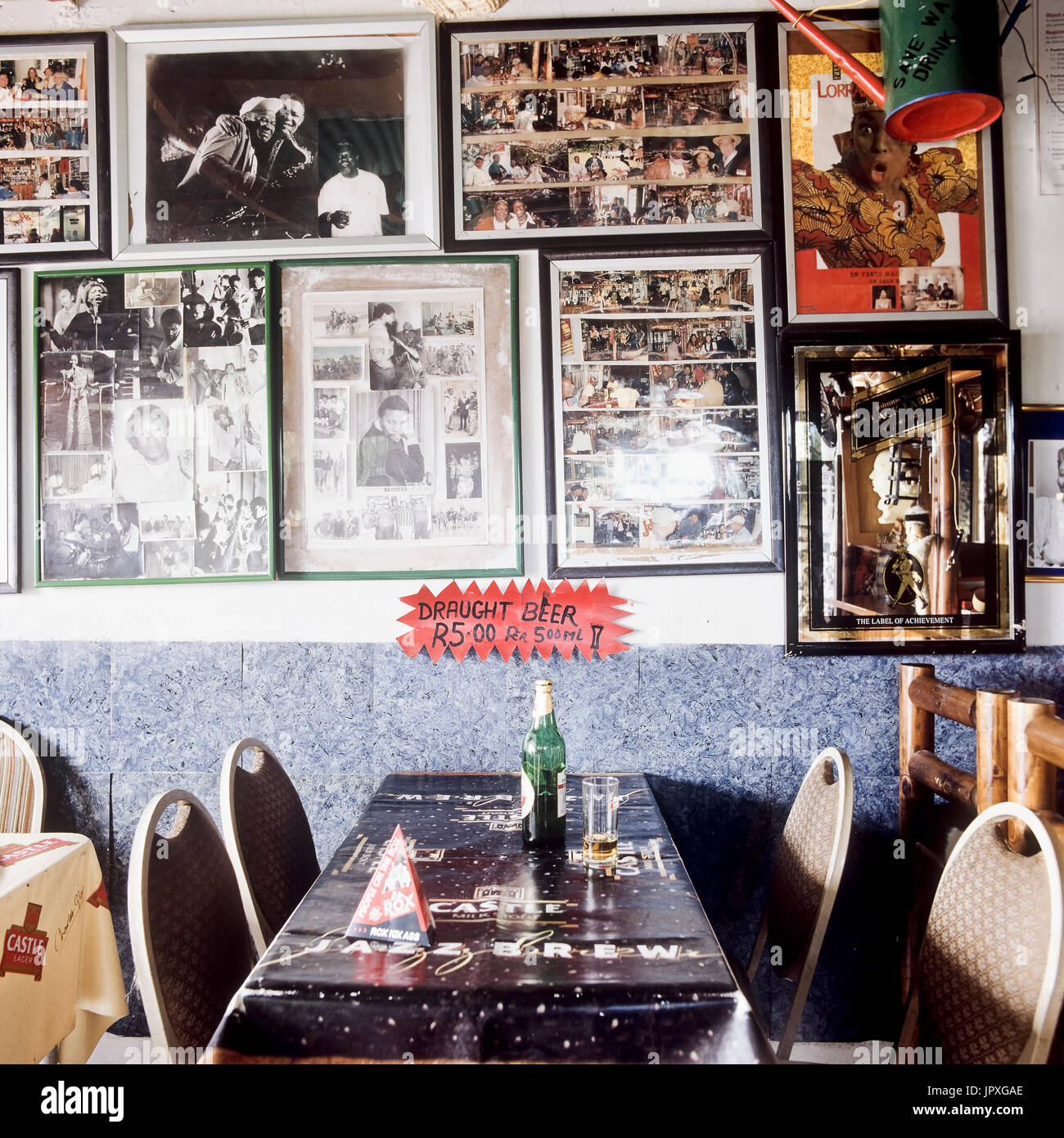 Kitsch restaurant table Stock Photo Alamy