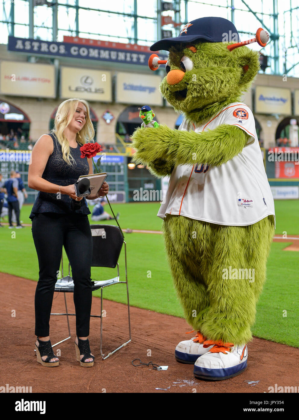 Astros Mascot Orbit Goes Streaking Across Minute Maid Park for His