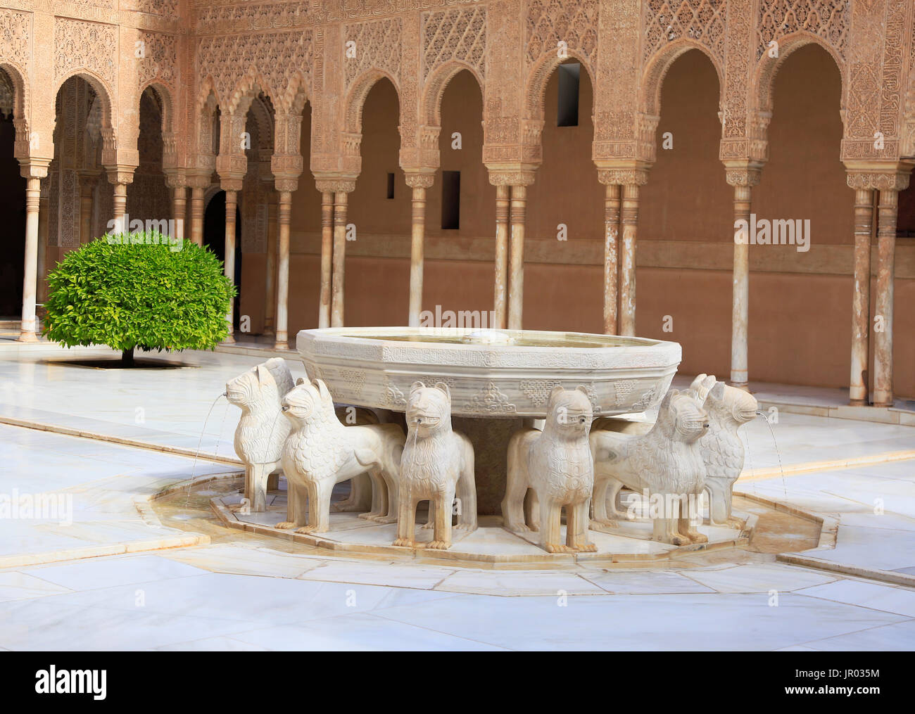 Moorish architecture of the Court of the Lions, the Alhambra, Granada, Andalucia (Andalusia), Spain, Europe. Stock Photo
