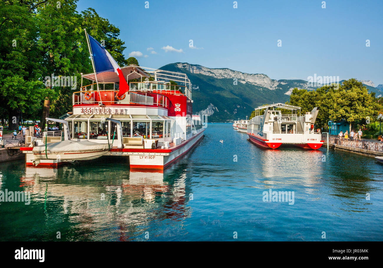France, Annecy, Lake Annecy; floating restaurant MS Libellule at the mouth of river Le Thiou Stock Photo