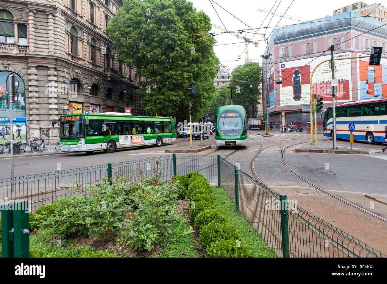 Milan bus hi-res stock photography and images - Alamy