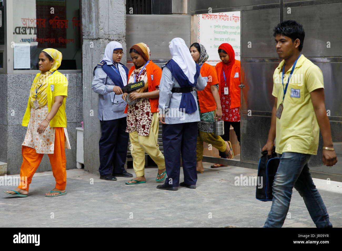 Clothing Factory Bangladesh Stock Photos & Clothing Factory Bangladesh